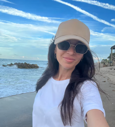 Samantha R.